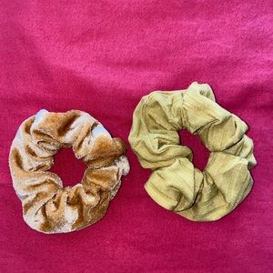mustardish scrunchies